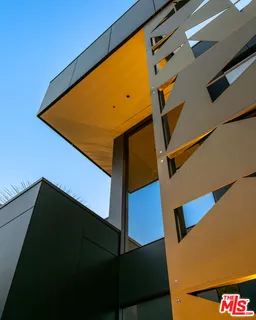 $12,500,000 | 2341 Gloaming Way, Beverly Hills, CA 90210