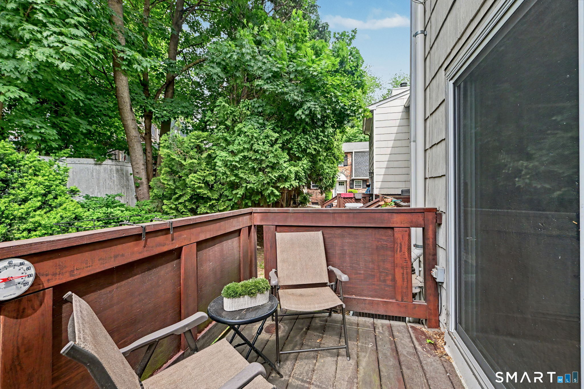 19 Colonial Road, Unit 8 Stamford, CT 06906 - Photo 7 of 21