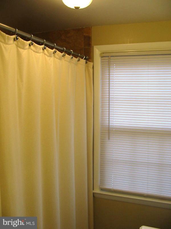 3431 Santee Road Baltimore, MD 21236 - Photo 17 of 30 Bath