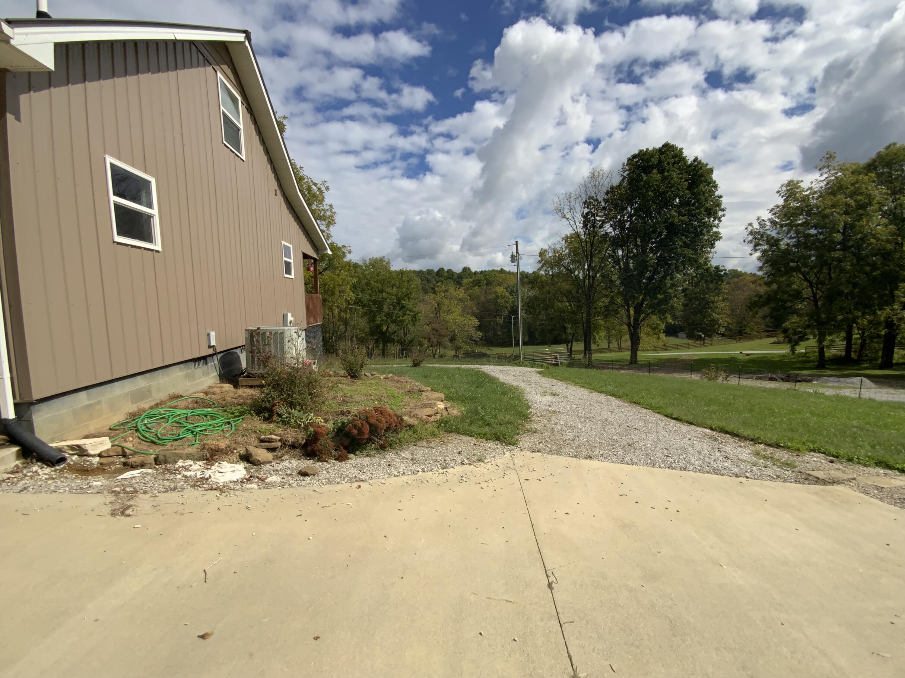 757 East Frog Hollow Road Science Hill, KY 42553 - Photo 29 of 30 IMG_7878
