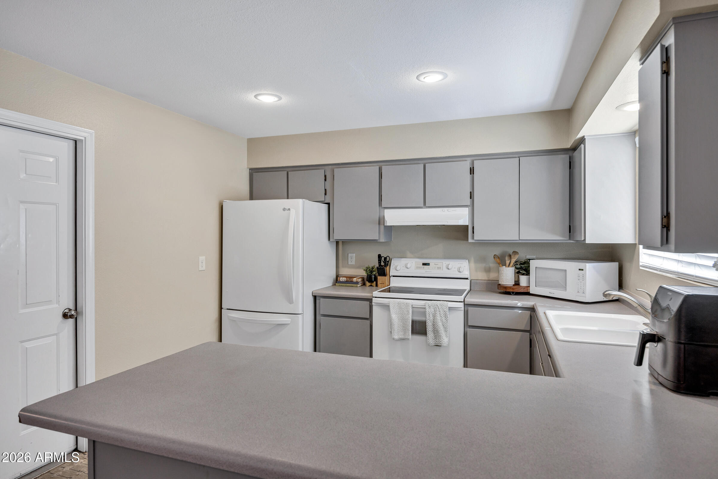 1245 West 11th Street Tempe, AZ 85281 - Photo 10 of 29 1245 W 11th St-11