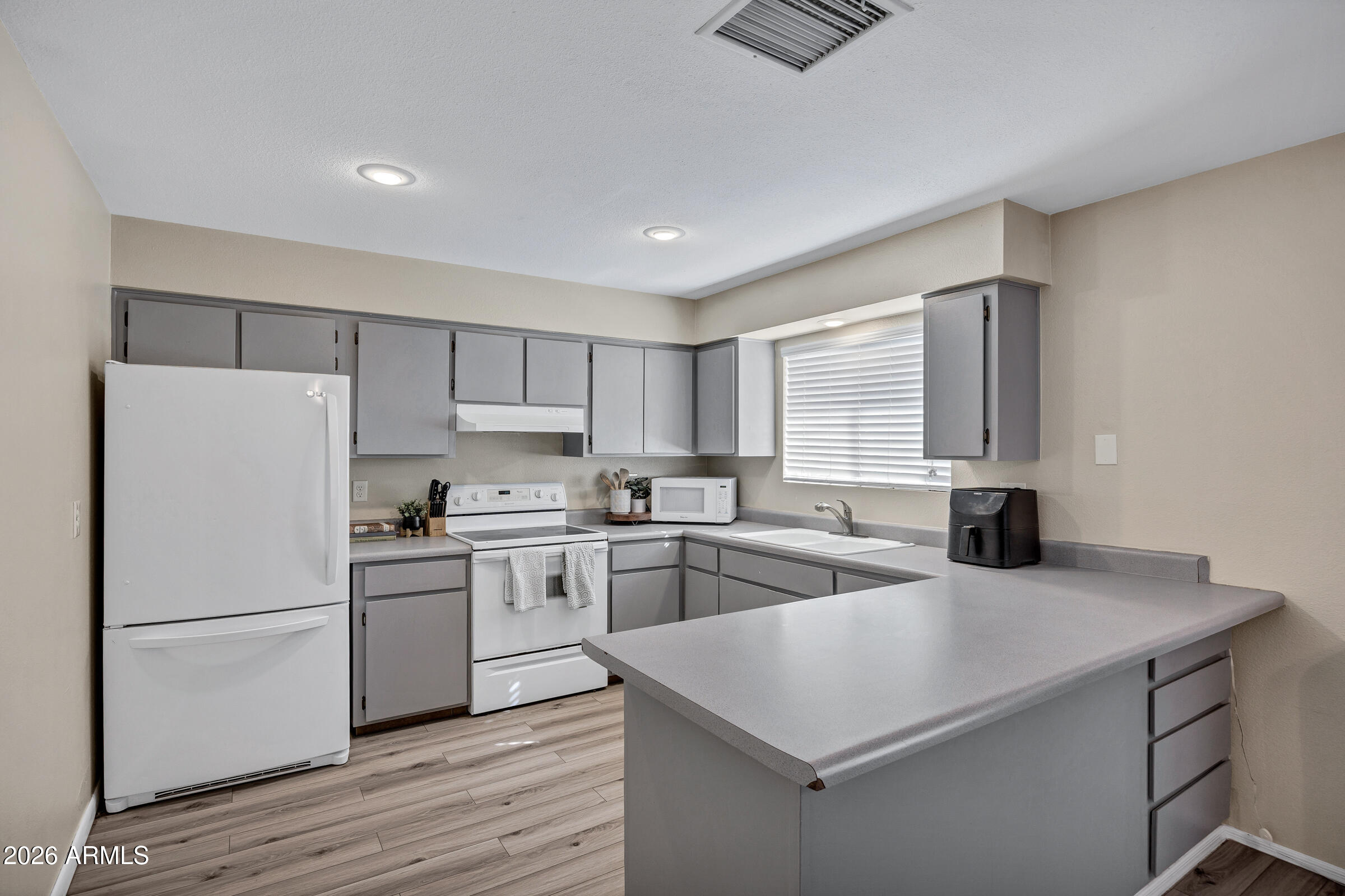 1245 West 11th Street Tempe, AZ 85281 - Photo 9 of 29 1245 W 11th St-10