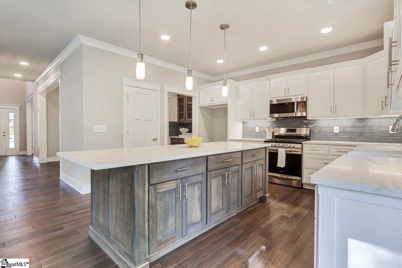 468 Lindsey Lake Road Travelers Rest, SC 29690 - Photo 12 of 36 Gallery Image 12