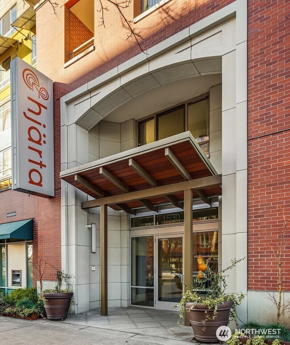 1530 Northwest Market Street, Unit 412 Seattle, WA 98107 - Photo 2 of 35