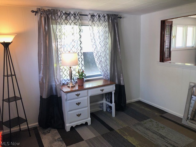 1381 Dill Road Cleveland, OH 44121 - Photo 10 of 35