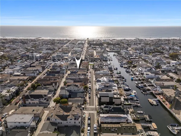 $4,600 | 502 36th Street, Unit B, Newport Beach, CA 92663