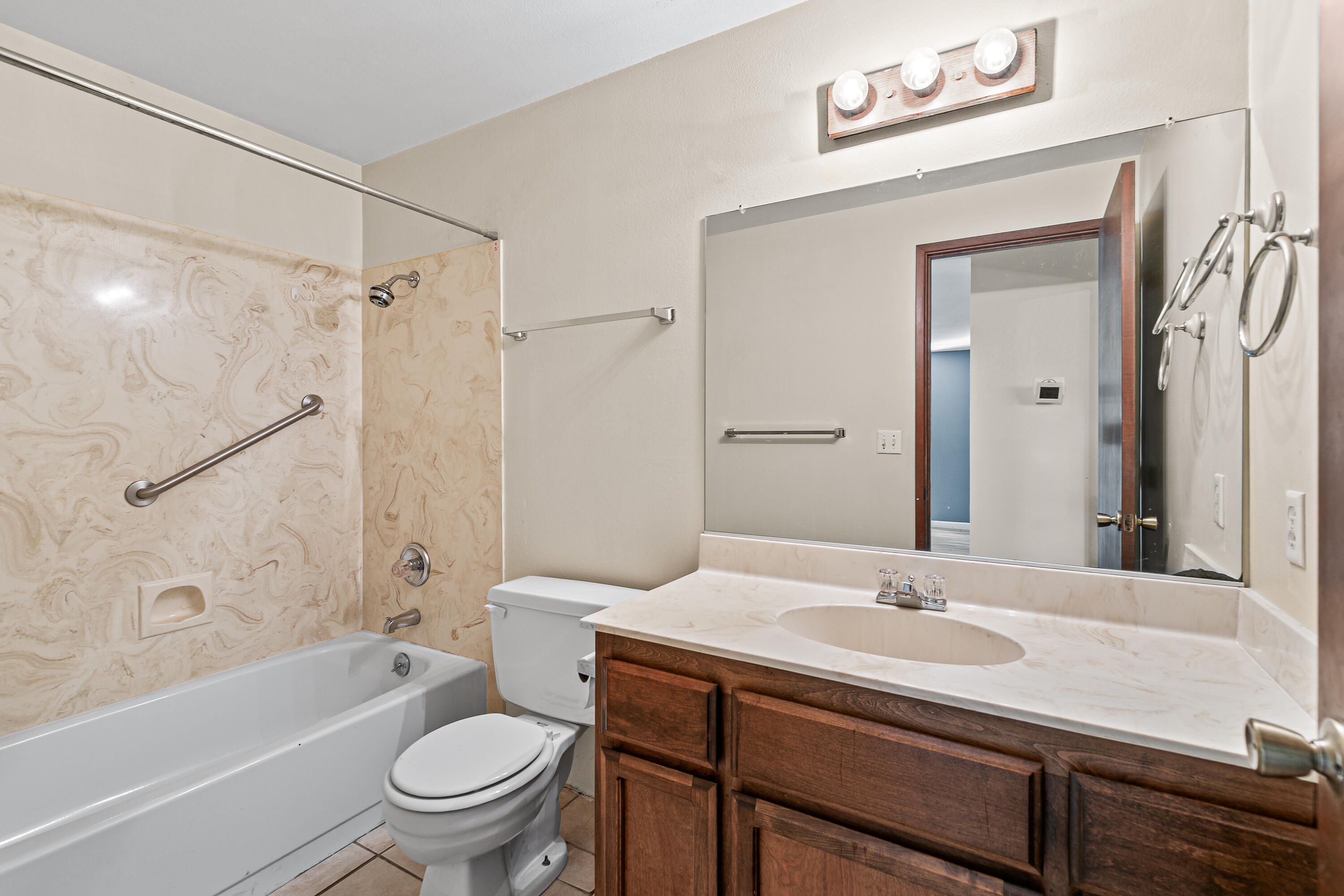 3279 Delta Waters Road Medford, OR 97504 - Photo 15 of 20 15