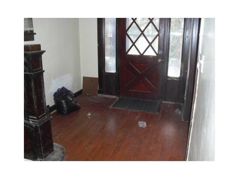 230 Evergreen Road Pittsburgh, PA 15209 - Photo 5 of 6 Entry/Foyer.
