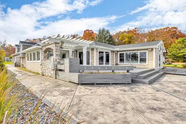 $999,000 | 2217 Shady Lane, Clarklake, MI 49234