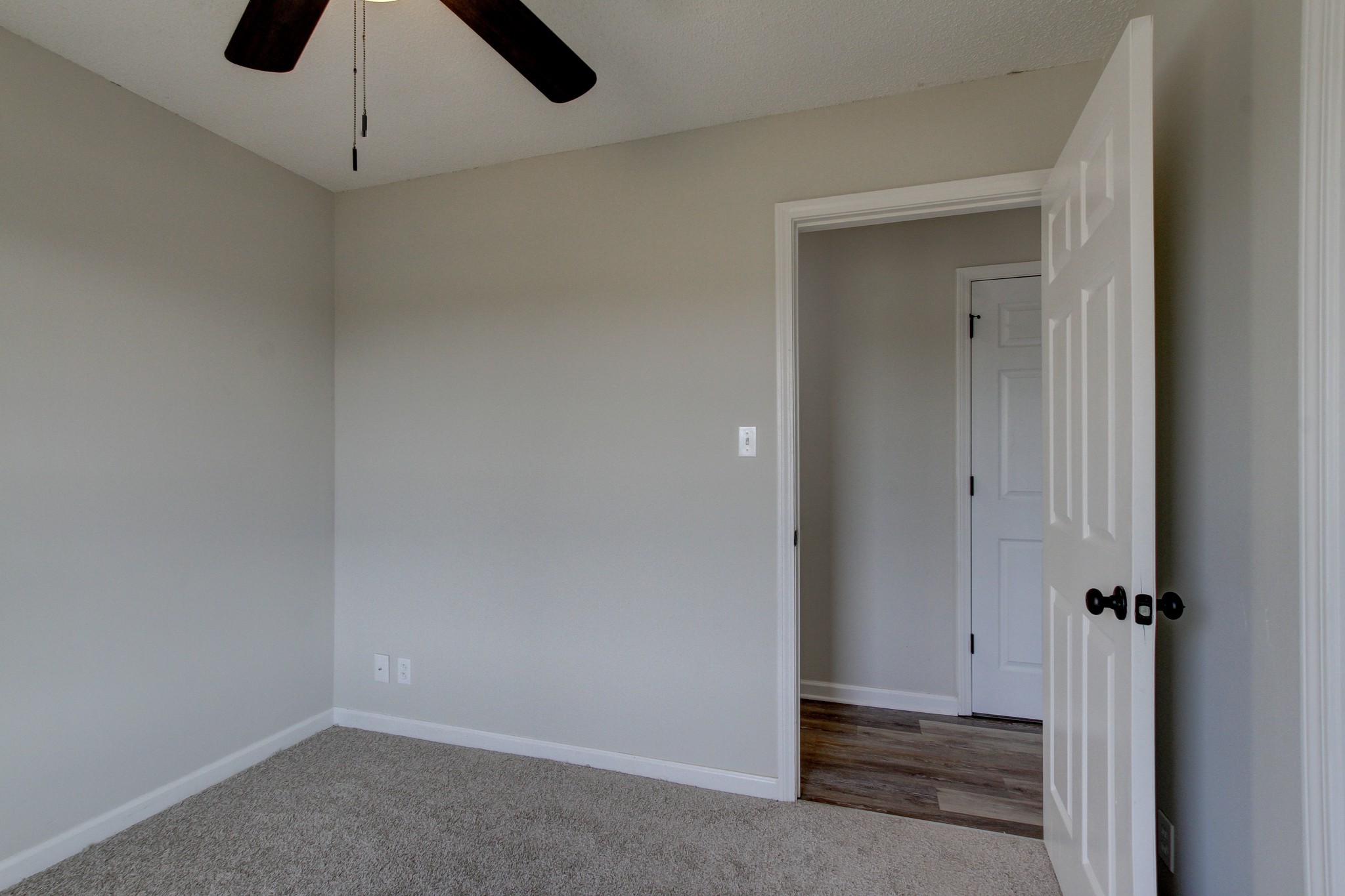 1007 McClardy Road Clarksville, TN 37042 - Photo 18 of 34 wooden floor in an empty room