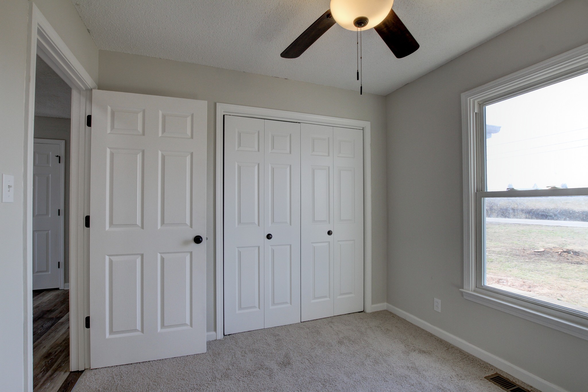 1007 McClardy Road Clarksville, TN 37042 - Photo 19 of 34 a view of an empty room with a window
