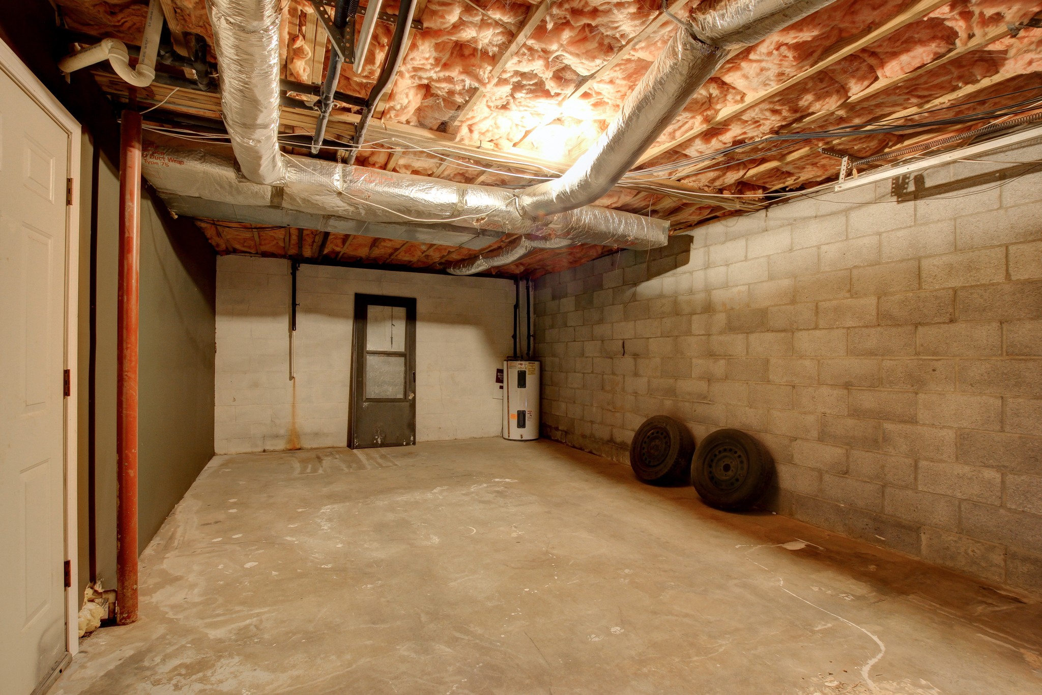1007 McClardy Road Clarksville, TN 37042 - Photo 27 of 34 a view of a big room with wooden wall