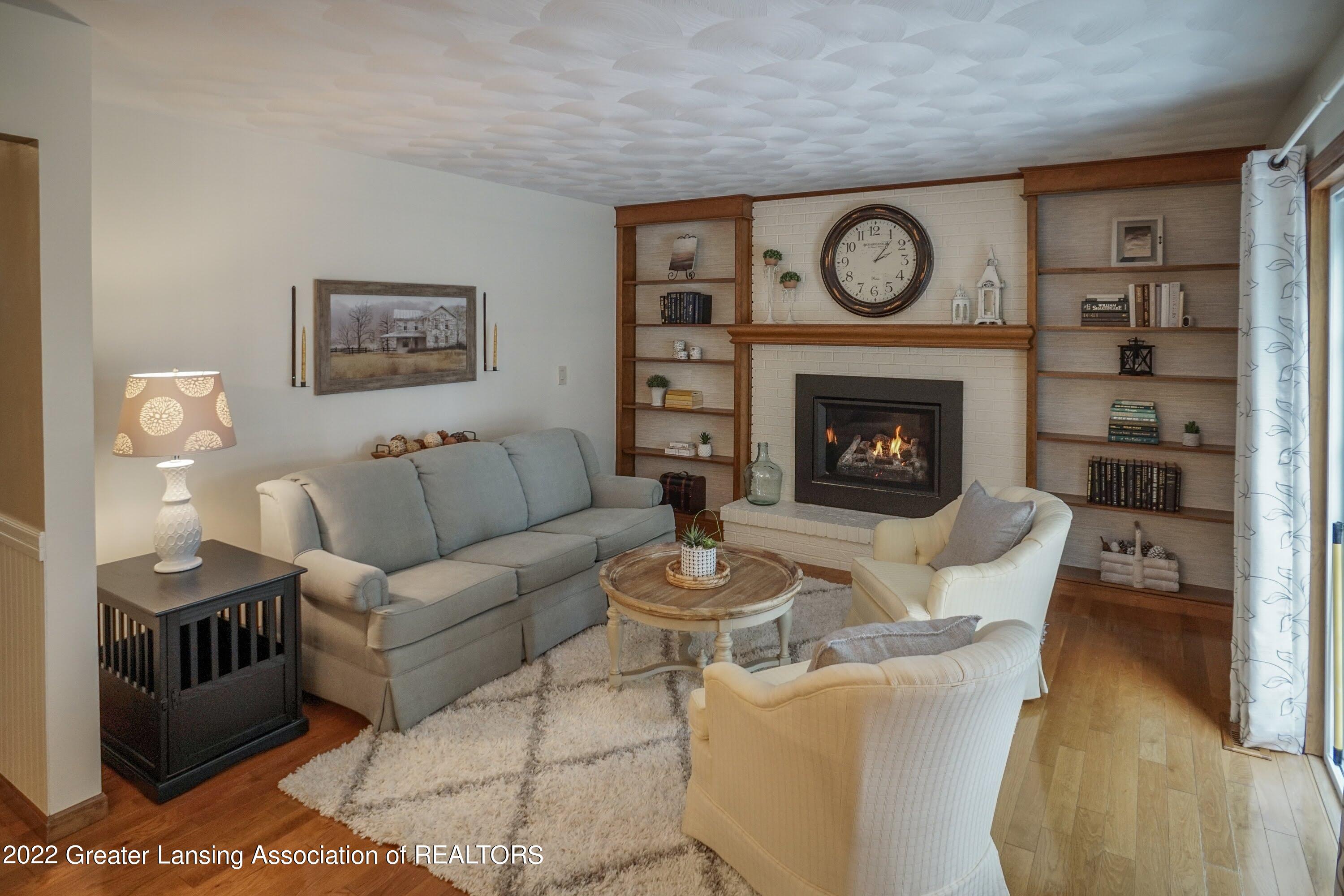 945 Kingsbridge Road Grand Ledge, MI 48837 - Photo 13 of 57 Den 2
