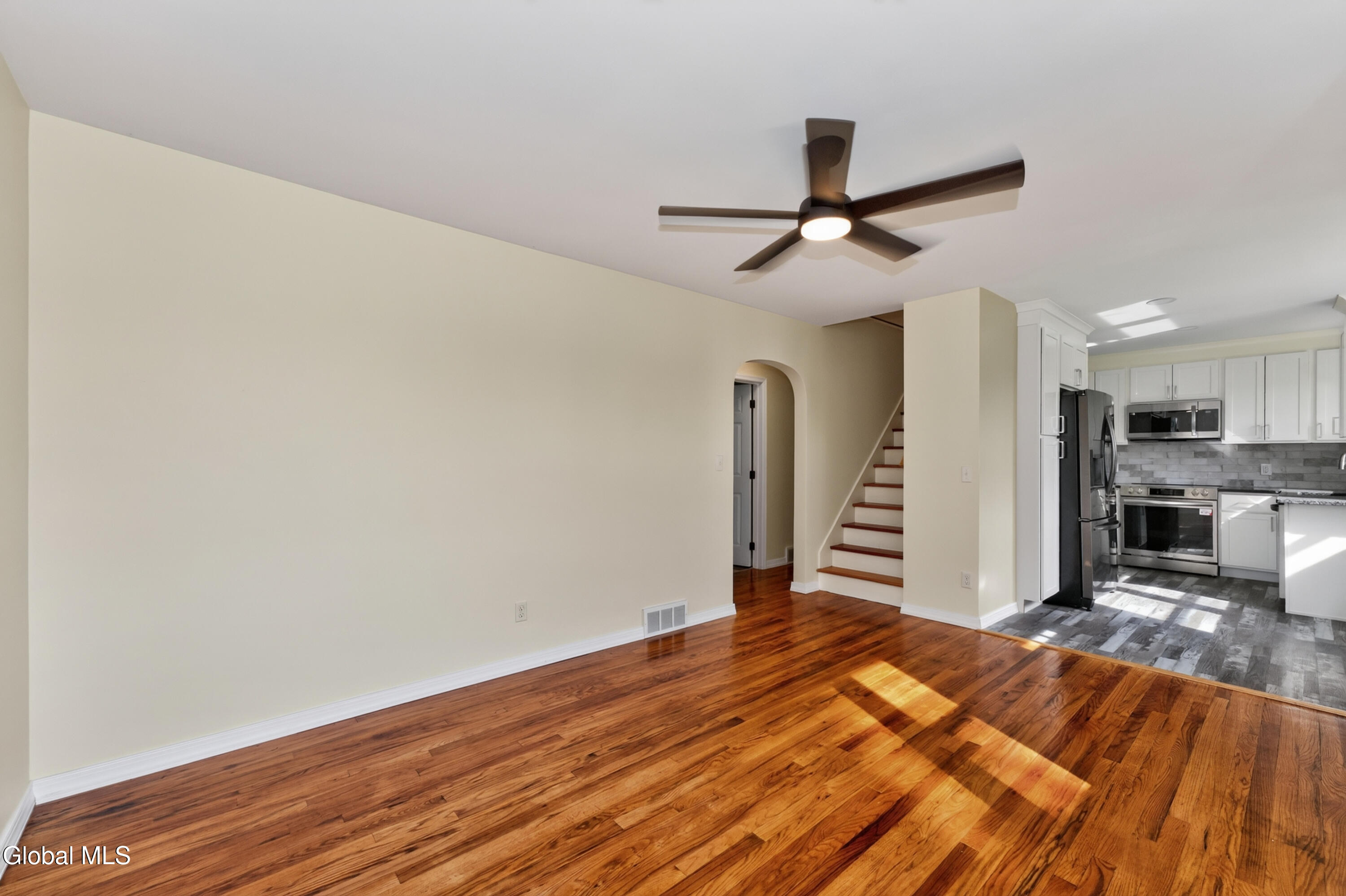 5701 Jerry Road Marcy, NY 13403 - Photo 10 of 25 1 Livingroom 4