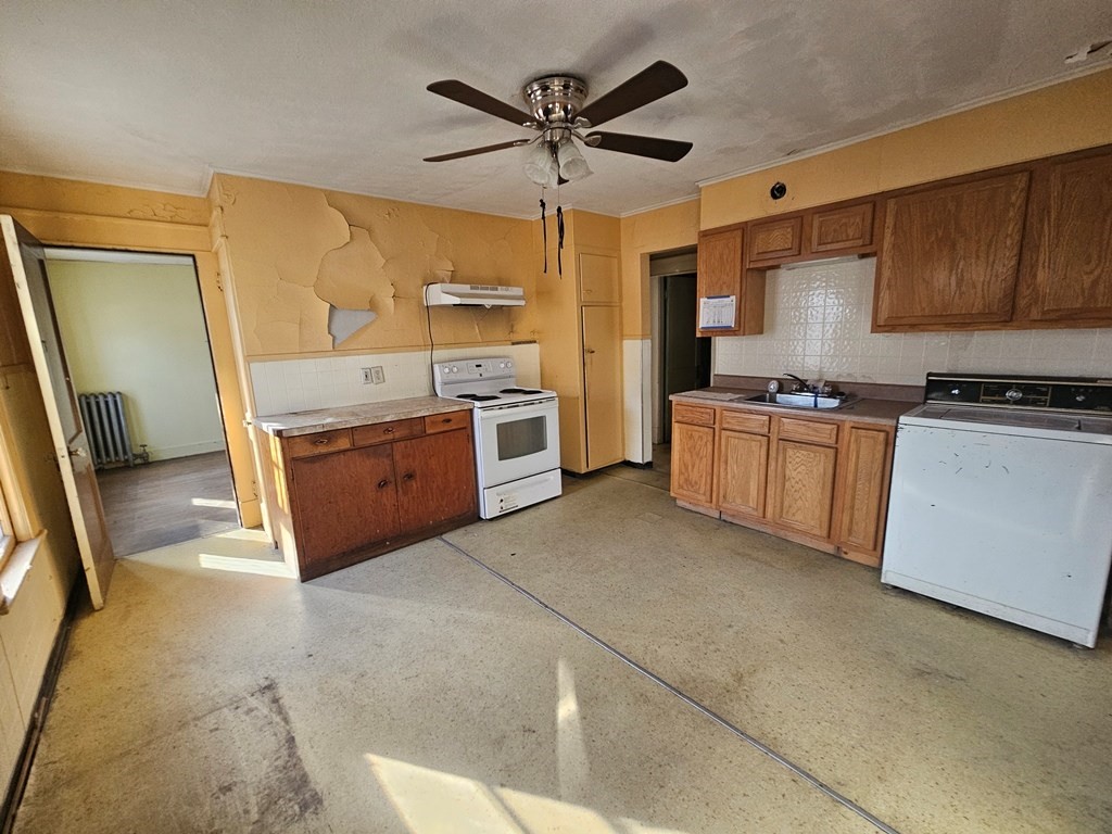 73-75 Kenyon Street Springfield, MA 01109 - Photo 4 of 25 Gallery Image 4