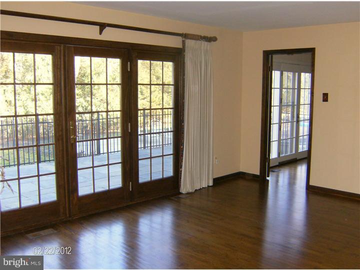 536 Bartram Road Moorestown, NJ 08057 - Photo 11 of 25 Family Room