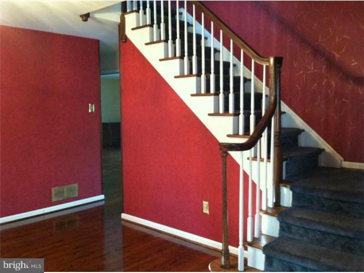 536 Bartram Road Moorestown, NJ 08057 - Photo 3 of 25 Foyer