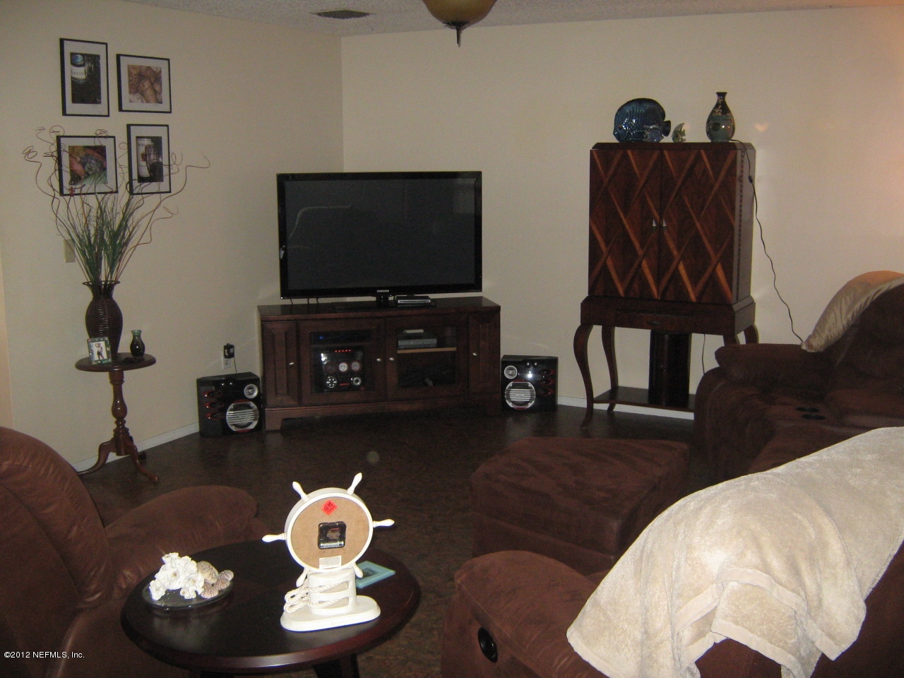 8225 Justin Road South Jacksonville, FL 32210 - Photo 2 of 5 Living room