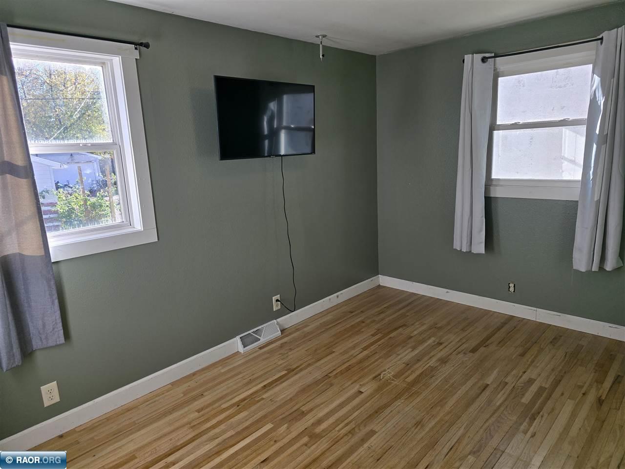 225 1st Street Southwest Chisholm, MN 55719 - Photo 8 of 31