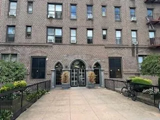 $249,900 | 1800 Ocean Parkway, Unit E11 | Gravesend