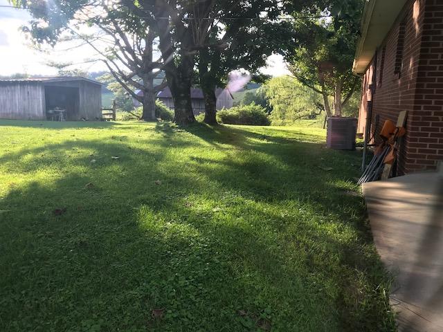 3380 Powell River Road Tazewell, TN 37879 - Photo 21 of 37 IMG_4222