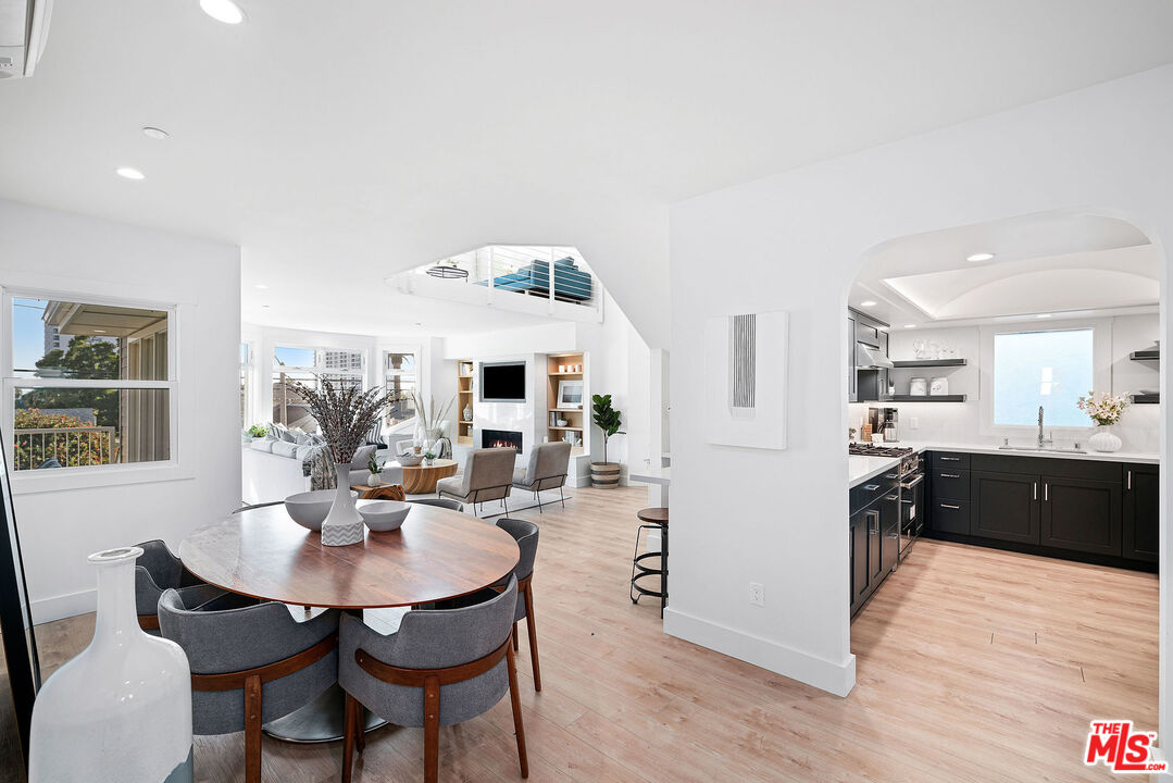 2817 3rd Street, Unit 1 Santa Monica, CA 90405 - Photo 2 of 34