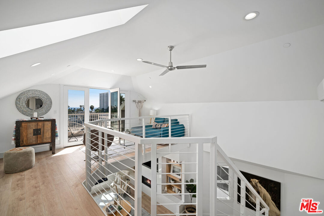 2817 3rd Street, Unit 1 Santa Monica, CA 90405 - Photo 15 of 34