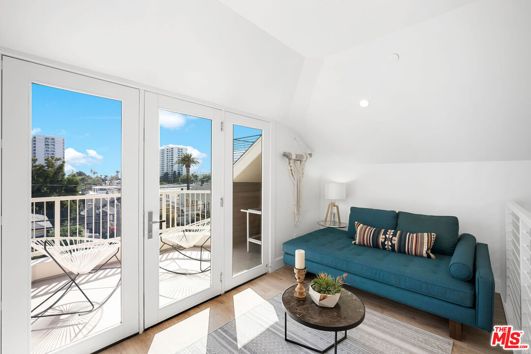 2817 3rd Street, Unit 1 Santa Monica, CA 90405 - Photo 16 of 34