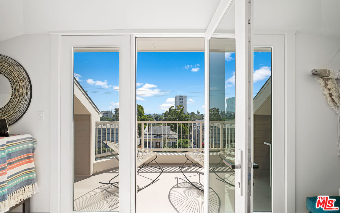 2817 3rd Street, Unit 1 Santa Monica, CA 90405 - Photo 17 of 34
