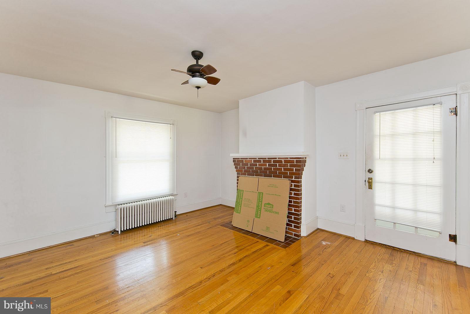 153 Bryarly Road Winchester, VA 22603 - Photo 5 of 30 Living Room