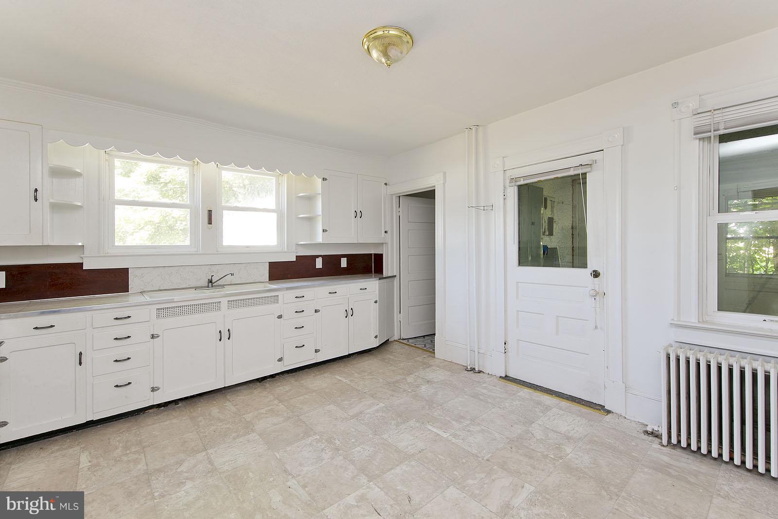153 Bryarly Road Winchester, VA 22603 - Photo 10 of 30 Kitchen