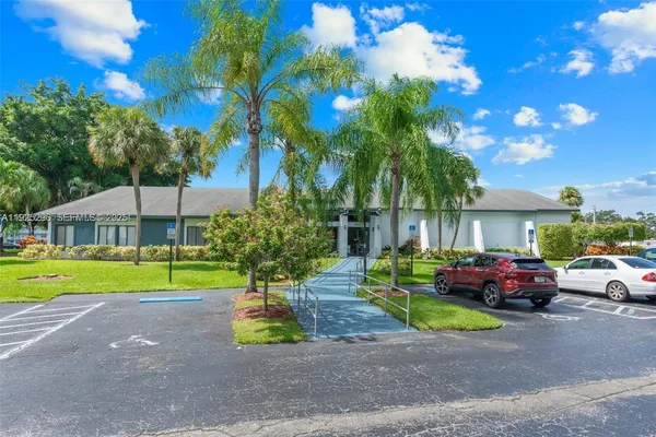 $1,500 | 1470 Northwest 80th Avenue, Unit 304, Margate, FL 33063