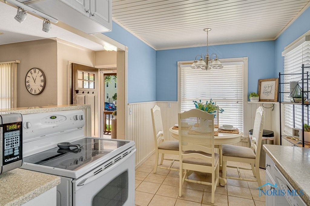 524 Waybridge Road Toledo, OH 43612 - Photo 13 of 39 Gallery Image 13