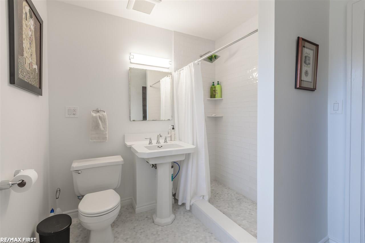 830 Barrington Road Grosse Pointe Park, MI 48230 - Photo 20 of 31