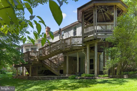 $925,000 | 7801 Huntsman Boulevard, Springfield, VA 22153