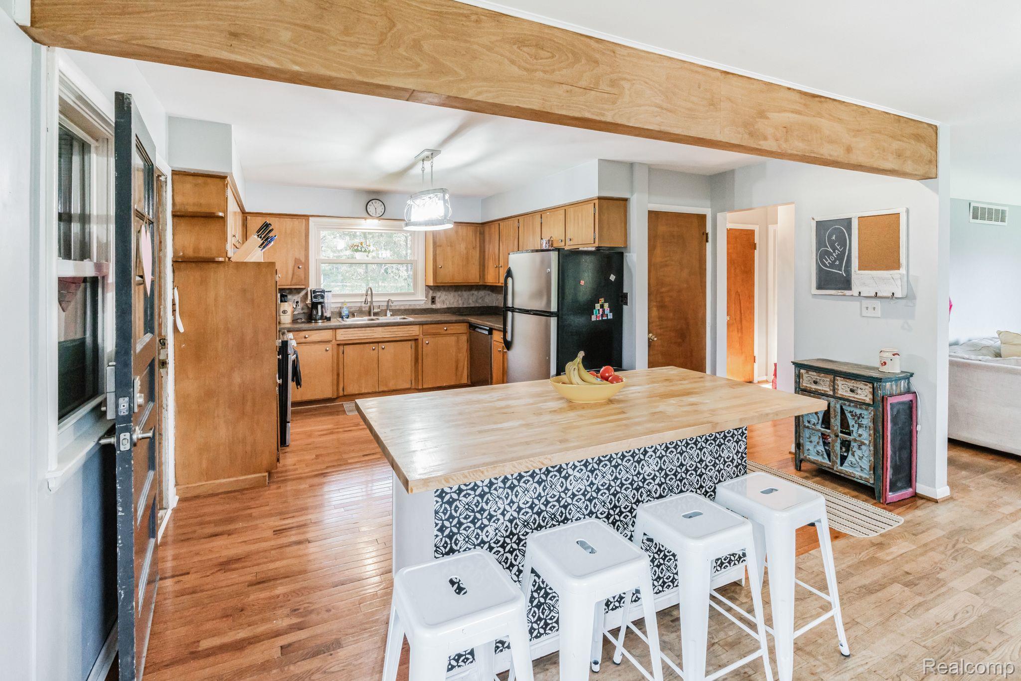9176 Carpenter Road Flushing, MI 48433 - Photo 6 of 35 Gallery Image 6