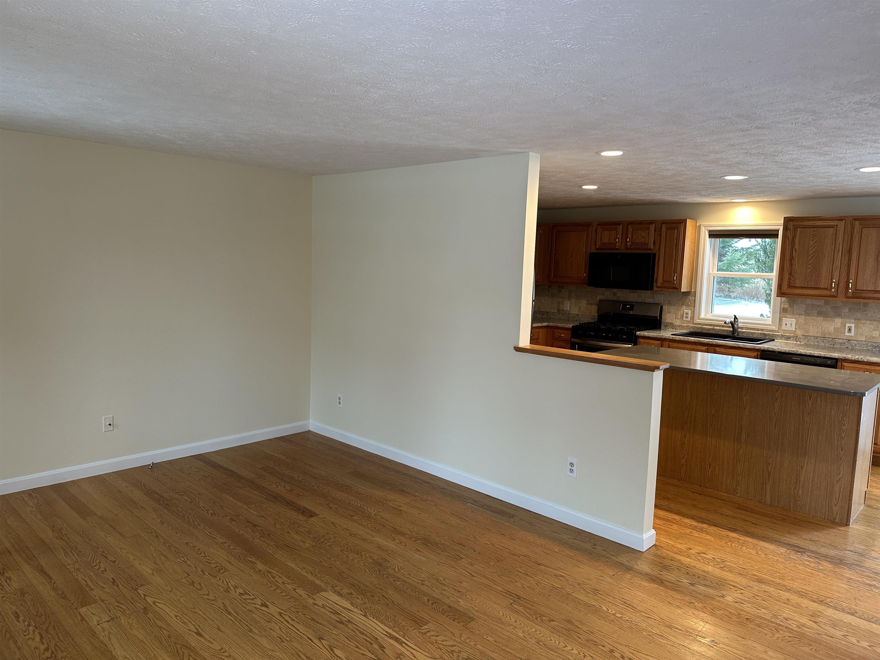 39 Hunting Ridge Lane Milton, VT 05468 - Photo 4 of 30 Gallery Image 4