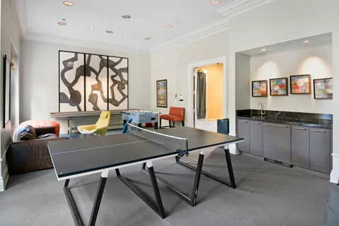 $2,999,000 | 2550 North Lakeview Avenue, Unit N1904, Chicago, IL 60614