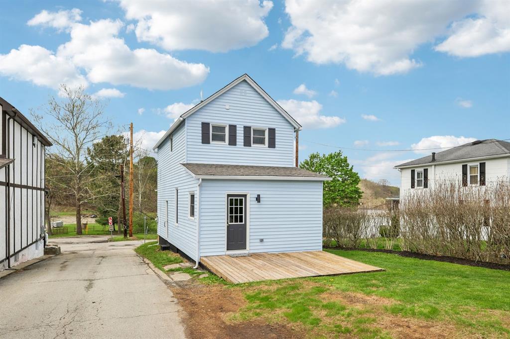 613 Oak Street Vandergrift, PA 15690 - Photo 48 of 50