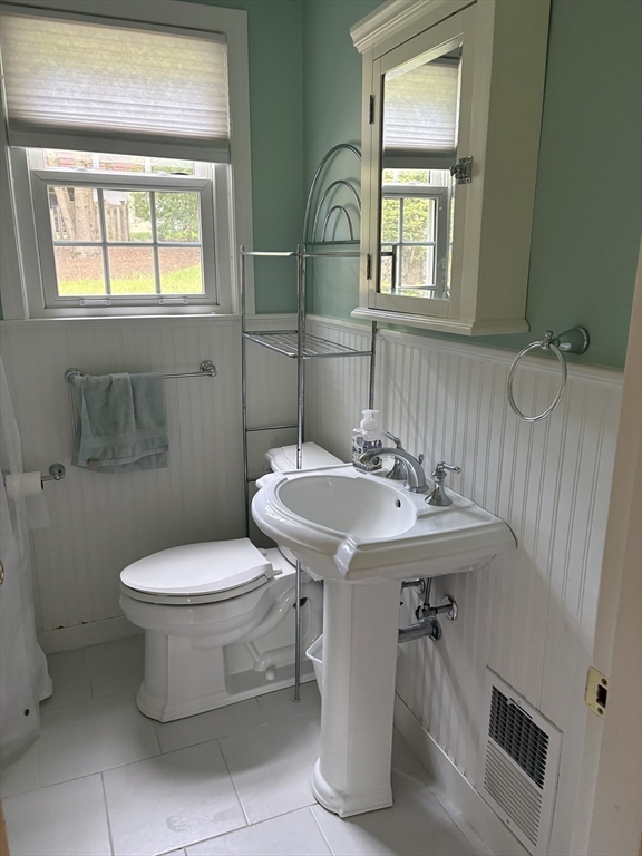 7 Richard Road Marlborough, MA 01752 - Photo 4 of 15
