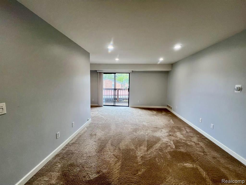 30060 West 12 Mile Road, Unit 94 Farmington, MI 48334 - Photo 5 of 22