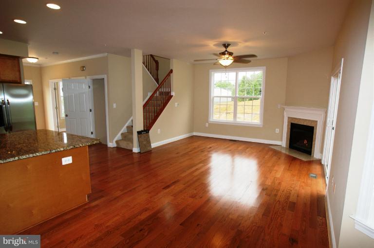12023 Deka Road Clinton, MD 20735 - Photo 3 of 23 Family Room