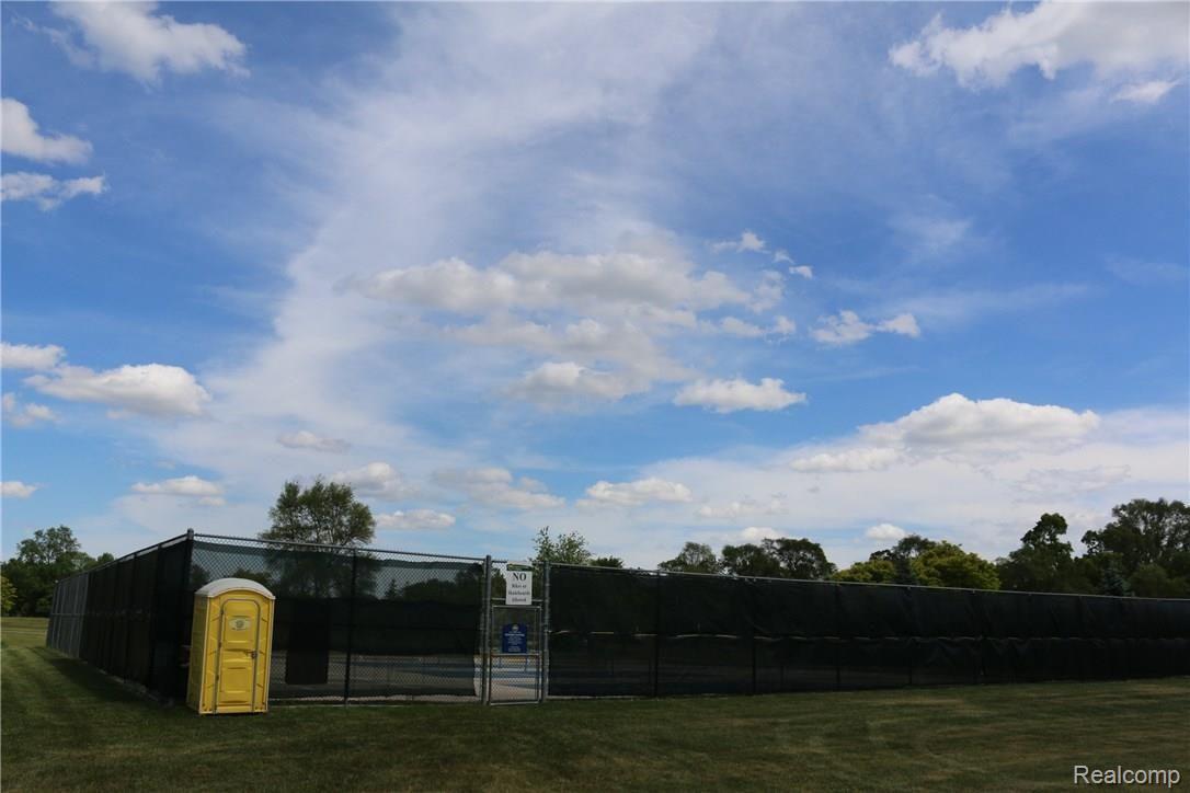 47575 Greenview Road Utica, MI 48317 - Photo 34 of 35 Tennis courts at the park