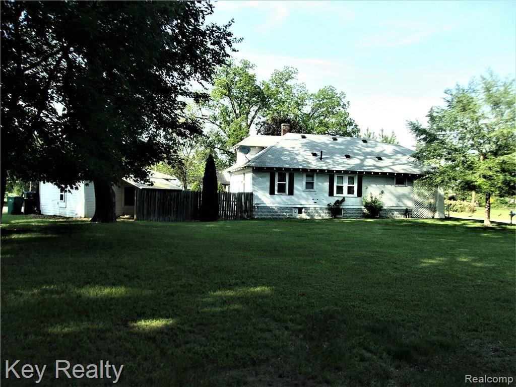 37016 Goddard Road Romulus, MI 48174 - Photo 8 of 23 240_2316 (3).JPG