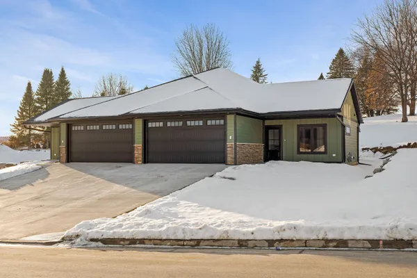 $460,000 | 4043 Brook Elizabeth Drive, Onalaska, WI 54650