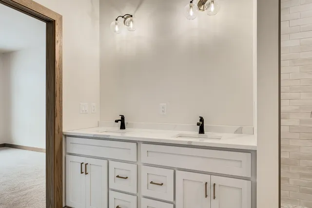 $460,000 | 4043 Brook Elizabeth Drive, Onalaska, WI 54650