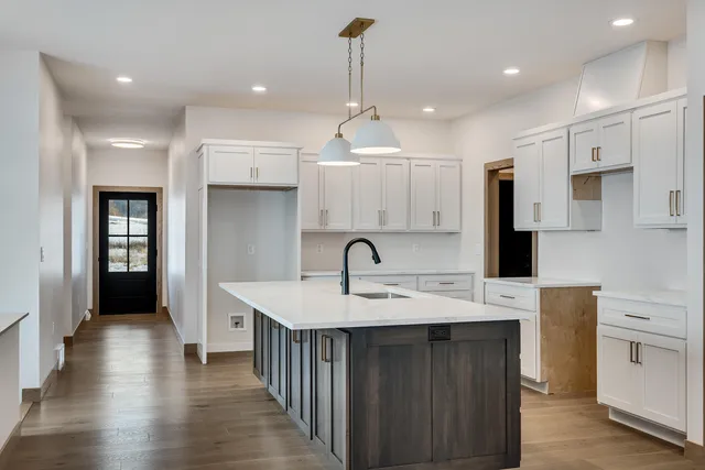 $460,000 | 4043 Brook Elizabeth Drive, Onalaska, WI 54650