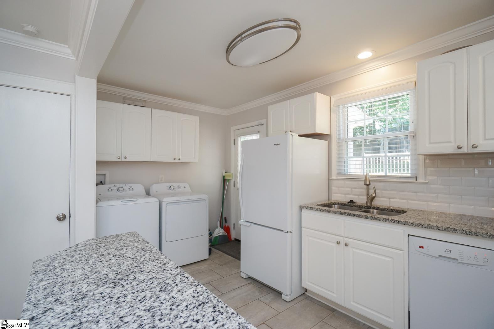 203 Lowndes Hill Road Greenville, SC 29607 - Photo 12 of 29