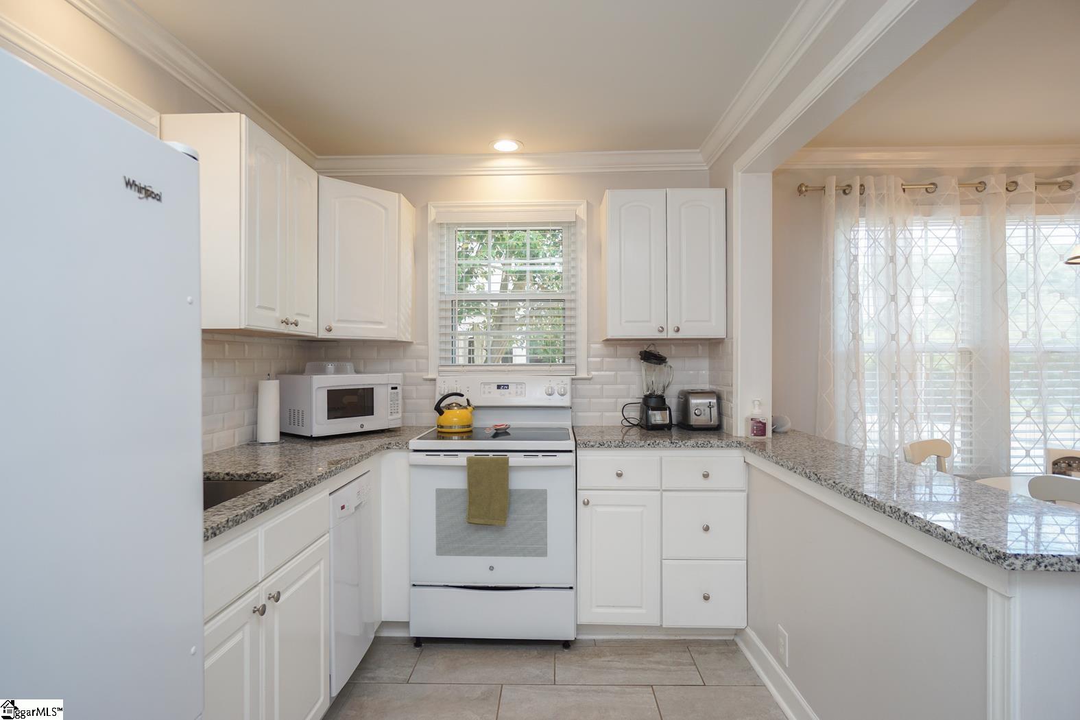 203 Lowndes Hill Road Greenville, SC 29607 - Photo 13 of 29