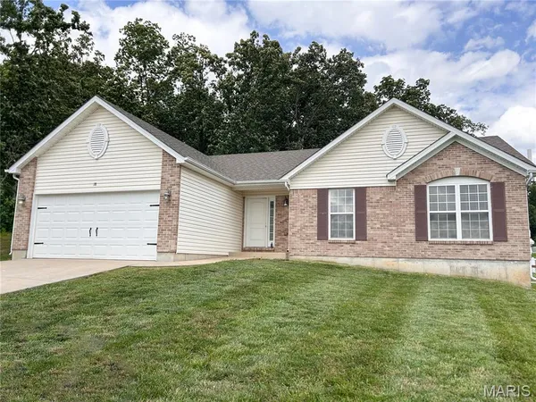 $295,000 | 18 Lost Meadow Court, Winfield, MO 63389